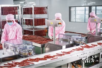 记者探访广州各大市场商超 物资丰富 菜品新鲜 新鲜水果零售供应充足